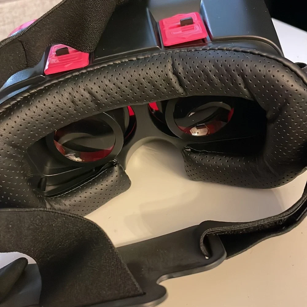 ONN VR Smartphone Headset Virtual Reality. up to 6in phones (RED)